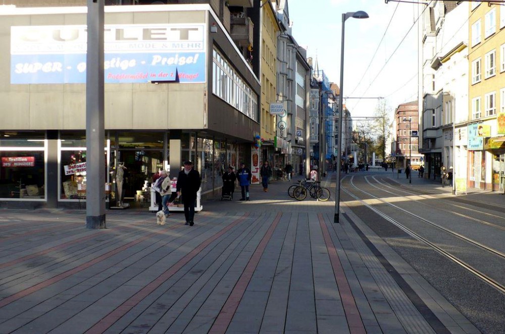 Blick vom Glückaufplatz entlang der Hauptstraße