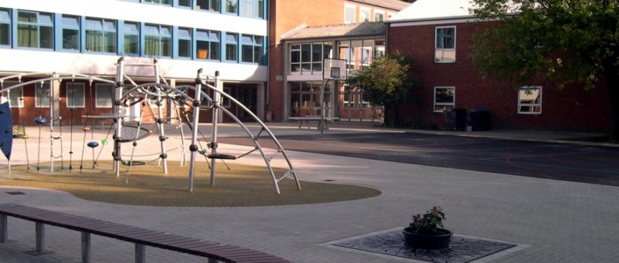 Schulhof der Realschule Crange