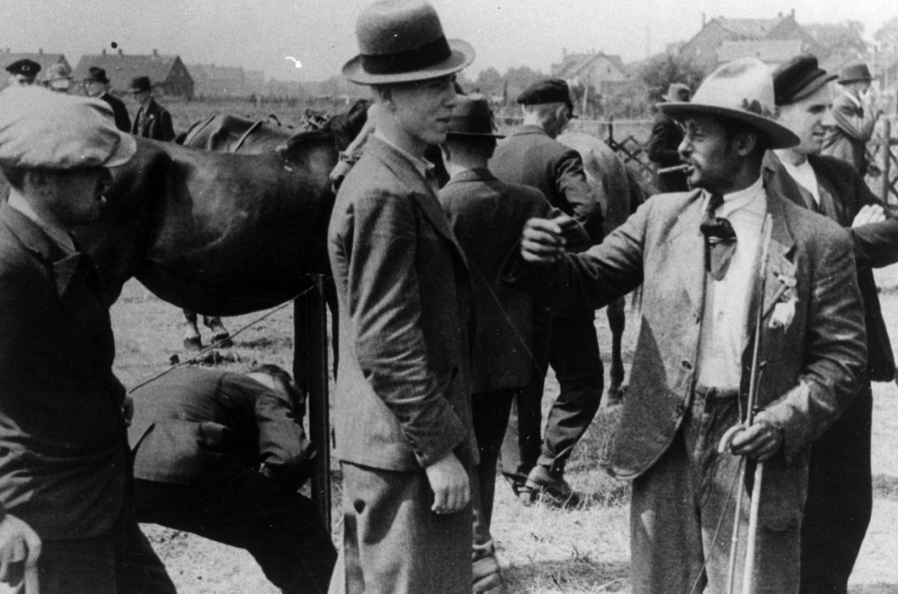 Sinti und Roma auf dem Cranger Pferdemarkt, um 1930