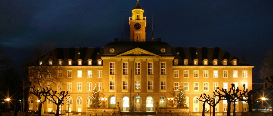 Herner Rathaus bei Nacht