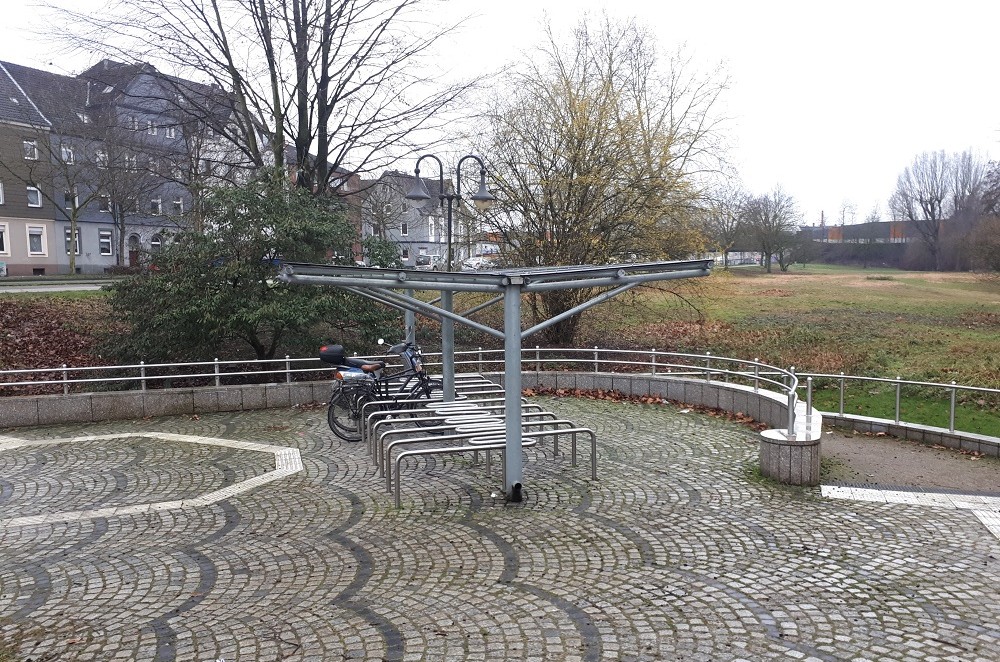 Überdachte Abstellanlagen an Haltestellen der U35